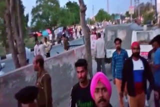 stonewalling in two groups in palwal