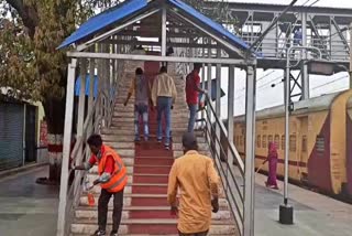 Corona prevention efforts in railway station