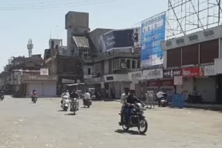 Closed major markets in solapur district for corona crisis