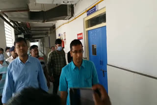 the collector did a surprise inspection of the district hospital in vidisha