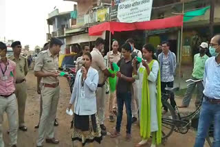 public-awareness-campaign-by-police-regarding-corona-in-dongargaon