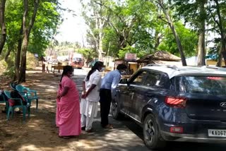 health department check in Tamilnadu Karnataka border for corona precaution