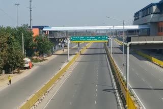 Vehicle movement stopped at Faridabad Delhi border