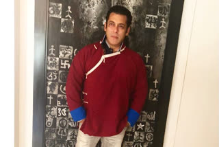 Salman Khan urges people to stay isolated