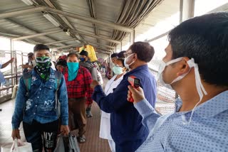 Thermal screening of passengers at Muzaffarpur Junction