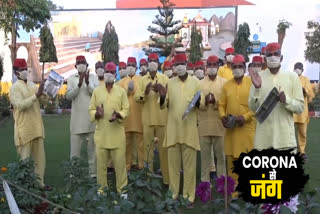 Prisoners clap in Dasna jail for the people who fight for Corona virus