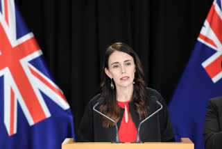 Coronavirus  Jacinda Ardern  New Zealand government  New Zealand announces lockdown  lockdown in New Zealand  ന്യൂസിലന്‍ഡില്‍ കൊവിഡ് 19 സ്റ്റേജ് 3ല്‍; രാജ്യം ലോക്‌ഡൗണില്‍  ന്യൂസിലന്‍റ് സര്‍ക്കാര്‍  ന്യൂസിലന്‍റ് ലോക്‌ഡൗണില്‍