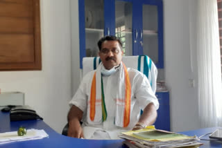 R Jayakumar was elected unopposed as the Thiruvalla Municipality chairman  യു.ഡി.എഫി സ്ഥാനാർത്ഥി ആർ ജയകുമാർ  എതിരില്ലാതെ തെരഞ്ഞെടുക്കപ്പെട്ടു  കൊവിഡ് 19