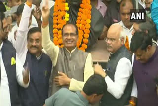 Shivraj Singh Chouhan to take oath as Madhya Pradesh CM today  madhyapradesh news  bjp leader shivraj singh  മധ്യപ്രദേശ് മുഖ്യമന്ത്രി  ശിവരാജ് സിംഗ് ഇന്ന് സത്യപ്രതിജ്ഞ ചെയ്യും  മധ്യപ്രദേശ് രാഷ്ട്രീയം