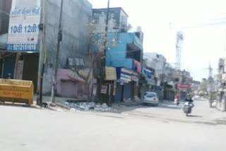 Silence all around at Maujpur Chowk after lockdown impossed