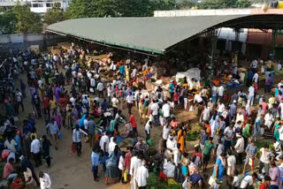 Lockdown: people coming to APMC Market shimogga