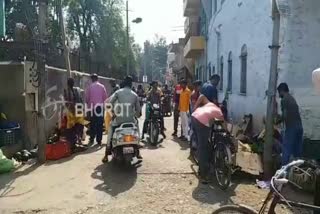 corona-lockdown-market-opens-in-vijayapura-street