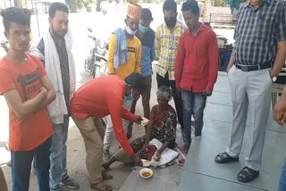 Youth providing food