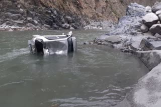 car accident in bharmour