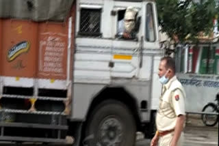 police-seized-trucks-in-kalawad-in-jaipur