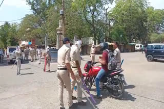 Police conducting lock down