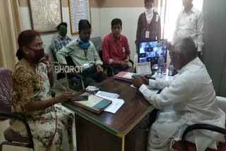 MLA  B. Narayana Rao visited govt hospital, municipal office at Basavakanyana