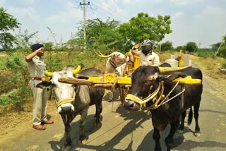 ರೈತನೊರ್ವನಿಗೆ ಪಿಎಸ್​ಐ ಸೆಲ್ಯೂಟ್