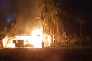 massive fire at chirang assam etv bharat news