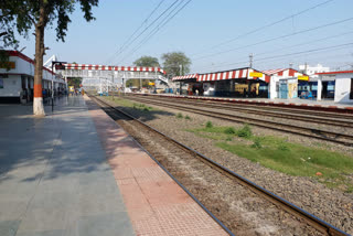 indian railway ministry  भारतीय रेल्वे मंत्रालय  corona update  railway information  railway closed till 14th april