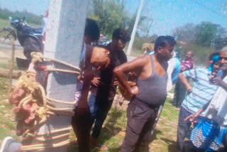 Villagers beaten a young man on the charge of illegal relations