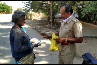 ASI is a humanitarian man who feeds a hungry beggar