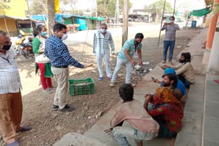 administration-is-distributing-food-packets-in-susner