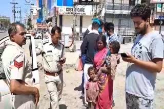 Sirsa DSP helps a homeless women