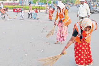 కాపాడేటోళ్లకు.. కవచాలేవీ?