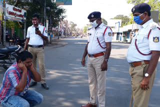 ಮಾಸ್ಕ್ ಧರಿಸುವ ವಾಹನ ಸವಾರರಿಗೆ ಬಸ್ಕಿ ಶಿಕ್ಷೆ