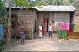 POOR FAMILY HELPLESS SITUATION DUE TO CORONA VIRUS