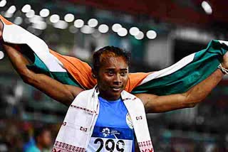 Hima Das will give 1 month salary to fight Corono