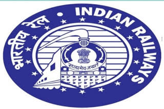 Indian railway  PMNRF  coronavirus  ഇന്ത്യൻ റെയിൽവേ  പിഎംഎൻആർഎഫ്  ജീവനക്കാരോട് ഒരു ദിവസത്തെ ശമ്പളം സംഭാവന നൽകാനാവശ്യപ്പെട്ട് ഇന്ത്യൻ റെയിൽവേ  Railways appeals 13.5 lakh staff to donate one-day's pay