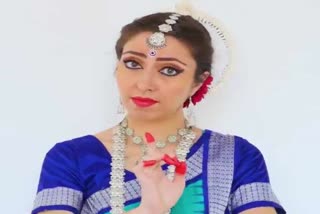 foreigner odishi dancer's awareness video, corona awareness video, corona awareness, awareness through odishi dance, ଓଡିଶୀ ନୃତ୍ୟରେ ସଚେତନତା, ବିଦେଶିନୀ ଓଡିଶୀ ନୃତ୍ୟାଙ୍ଗନାଙ୍କ ସଚେତନତା ଭିଡିଓ, ଭିଡିଓରେ କୋରୋନା ସଚେତନତା, କୋରୋନା ସଚେତନତା