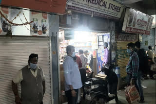 drug-market-opens-daily-amid-lockdown-in-indore