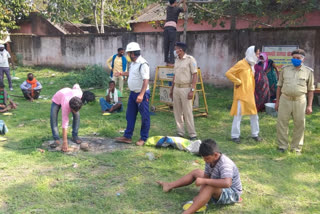 रामगढ़ः जिला प्रशासन ने लॉकडाउन की अवधि के दौरान फ्री में बांटा दाल-भात