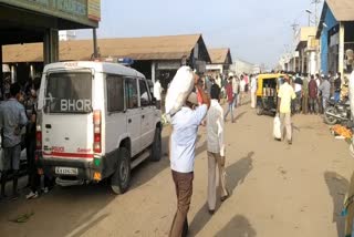 Hassan people coming to APMC market in lockdown