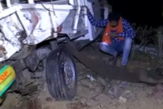 six karnataka people died in Accident at shamshabad  തെലങ്കാനയിലെ സൂര്യപേട്ട്  കർണാടകയിലെ റായ്‌ചൂരിർ  ലോറിയും മിനി ട്രക്കും  6 പേർ മരിച്ചു