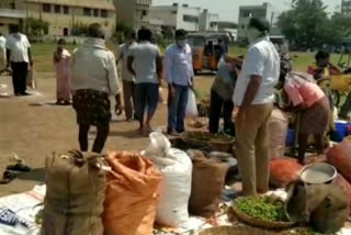 Pahara of the police at the vegetable market