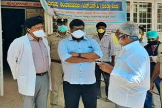 mla-n-mahesh-gave-30-liter-sanitizer-to-those-who-are-working-hard-kovid-19