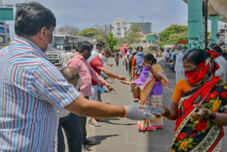 ആശ്വാസ് പാക്കേജ്  കൊവിഡ്19  കൊവിഡ് കേന്ദ്ര പാക്കേജ്  പ്രധാനമന്ത്രി ഗരീബ് കല്ല്യാണ്‍ യോജന  ലേഖിക രേണു കോഹ്ലി  മാക്രോ ഇക്കണോമിസ്റ്റ്  Corona Package  covid ecomic package  aashwas package  prime minister garib kalyan yochana  lekhika renu kohli