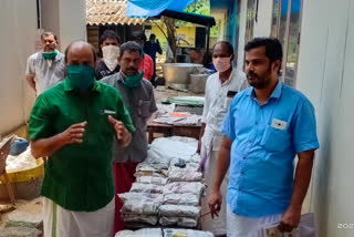 Community Kitchens in Wayanad  വയനാട്ടിൽ ഭക്ഷണം വിതരണം ചെയ്ത് കമ്മ്യൂണിറ്റി കിച്ചനുകൾ  Community Kitchens  കമ്മ്യൂണിറ്റി കിച്ചനുകൾ