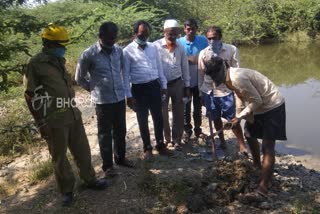 Civic labour help to Baby Funeral at Yadgir