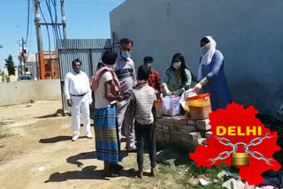 Dr. Sara Messi making food daily in lockdown and distribute in poor area.