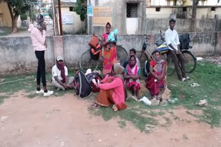 Arrangement for medical checkup for people returning home at Gumla Sadar Hospital