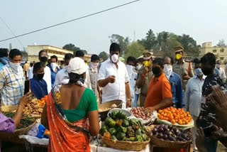 Minister Dharmana krishnadas inspected the market at Narasannapeta Junior College grounds in srikakulam