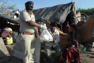 morbi police distributed ration in slum area