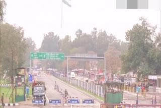 Five stranded Pakistani citizens return home via Attari-Wagah border crossing  ഇന്ത്യയില്‍ കുടുങ്ങിയ പാക് പൗരന്‍മാരെ തിരികെ അയച്ചു