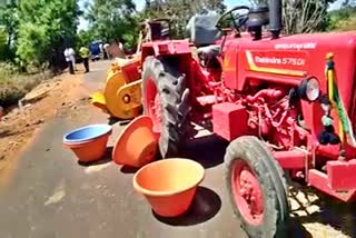 tractor-turn-over-in-haveri-district-dhupadahalli