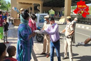 delhi lockdown food distribution